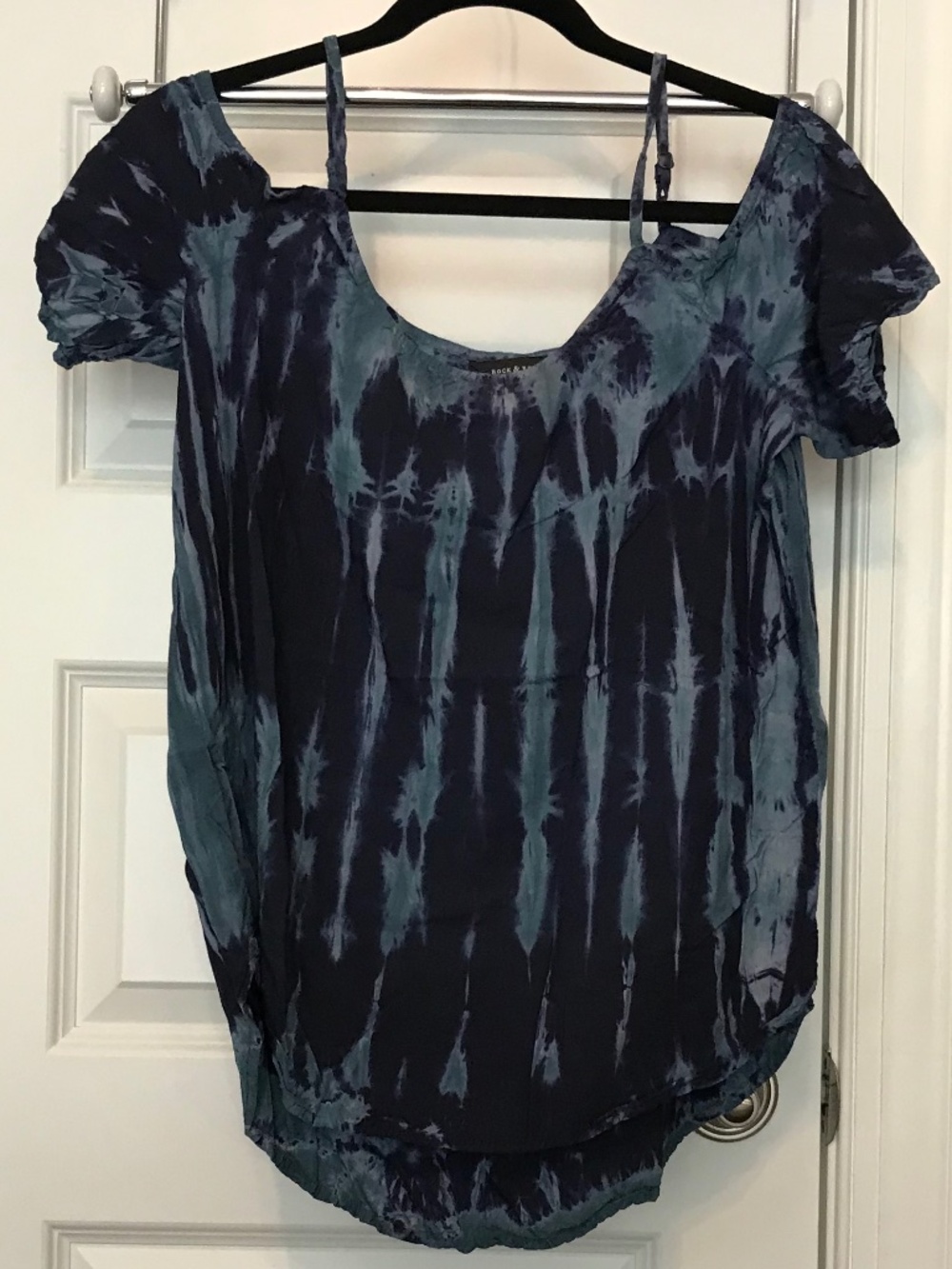 Rock & Republic blue tie dye short sleeve blouse with spaghetti straps (M)